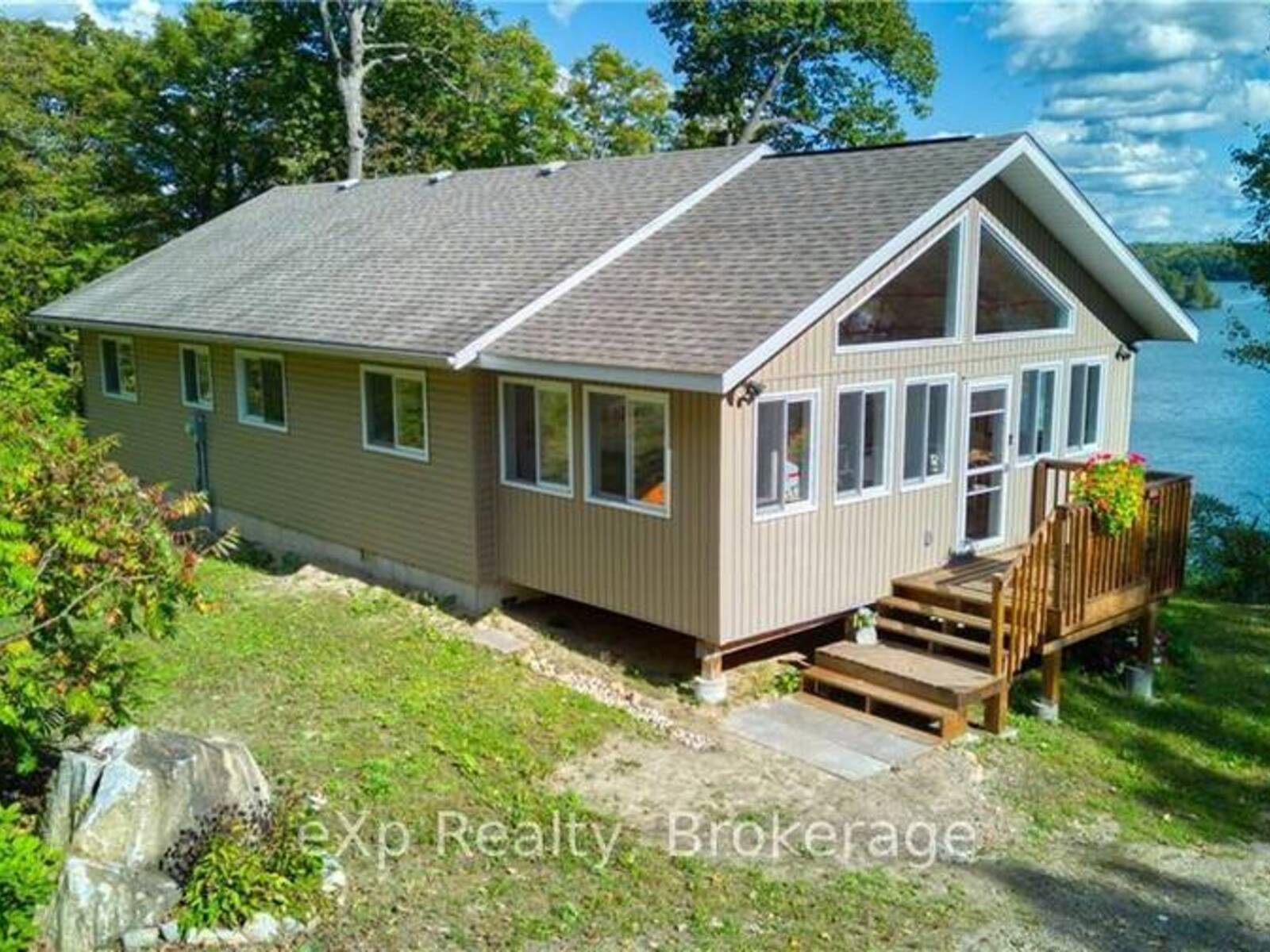 1055 ALMOST LANE, North Frontenac, Ontario K0H 1C0