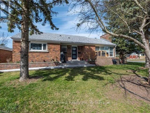 9 ELIZABETH AVENUE Kingston Ontario, K7M 3G9