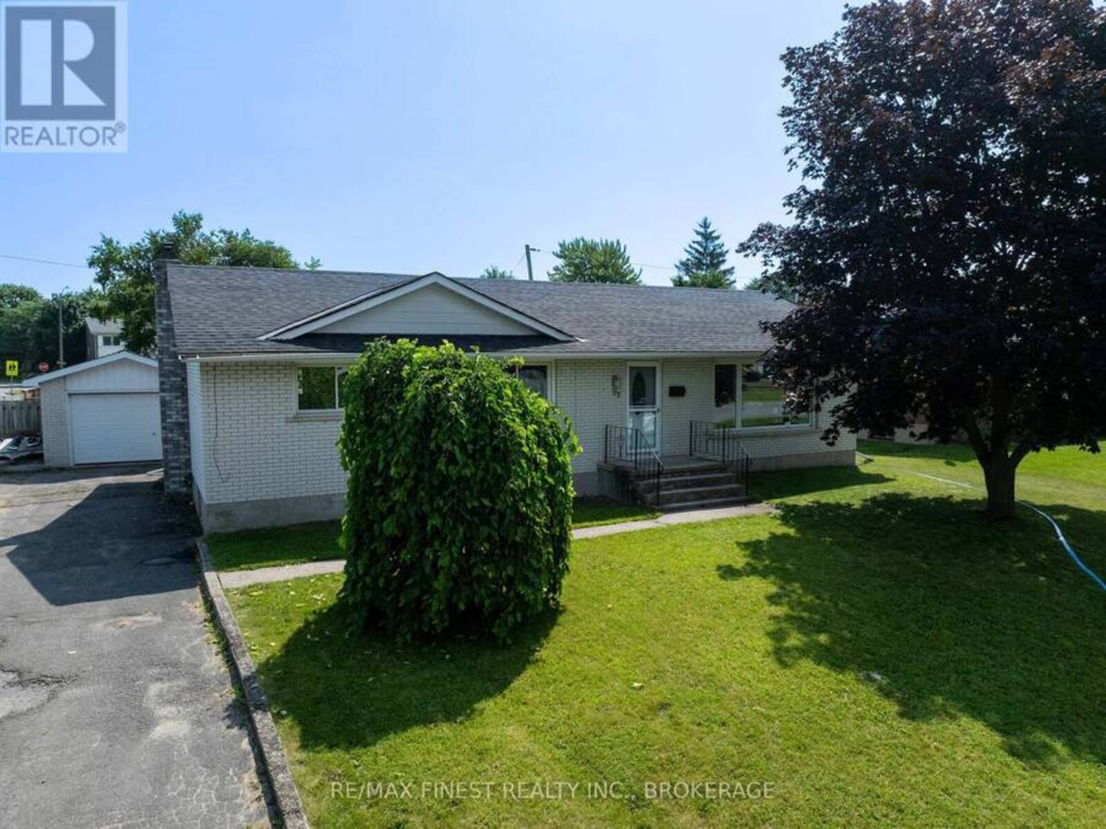 87 OXFORD CRESCENT, Loyalist, Ontario K7N 1R1