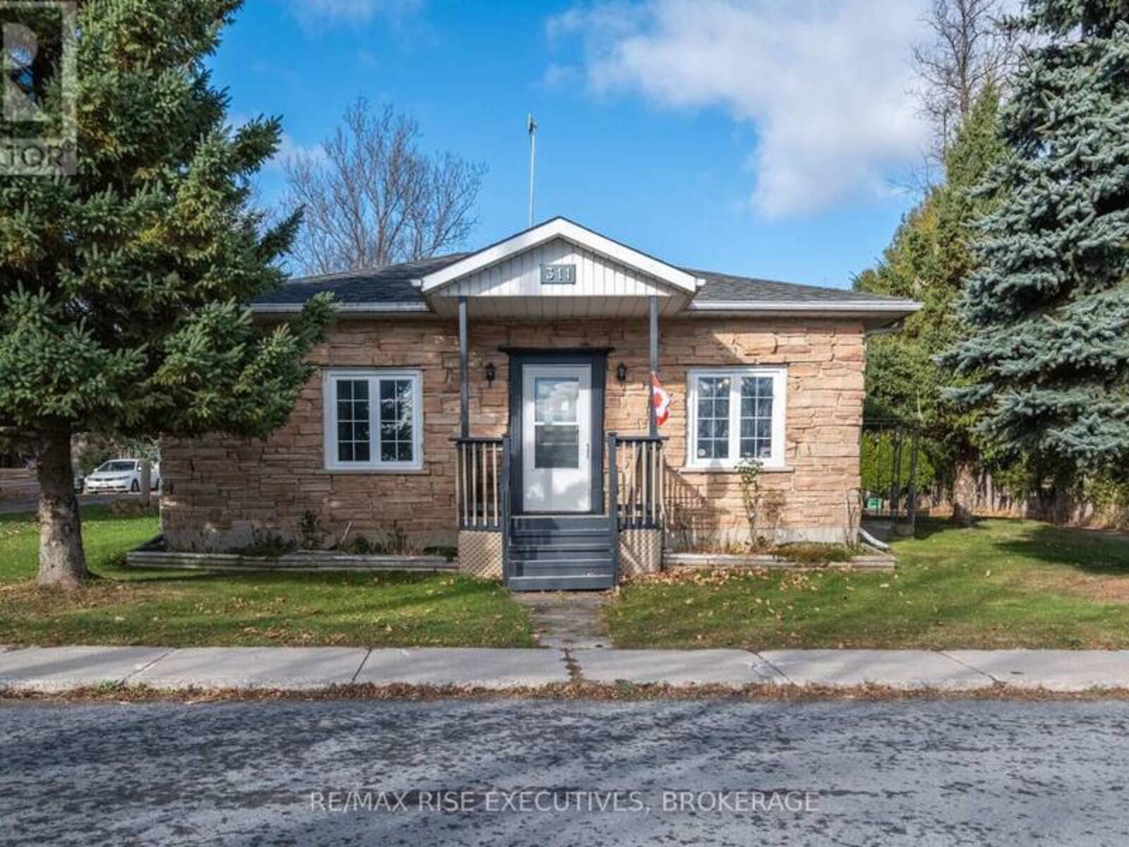 311 SIMMONS ROAD, Loyalist, Ontario K0H 2H0