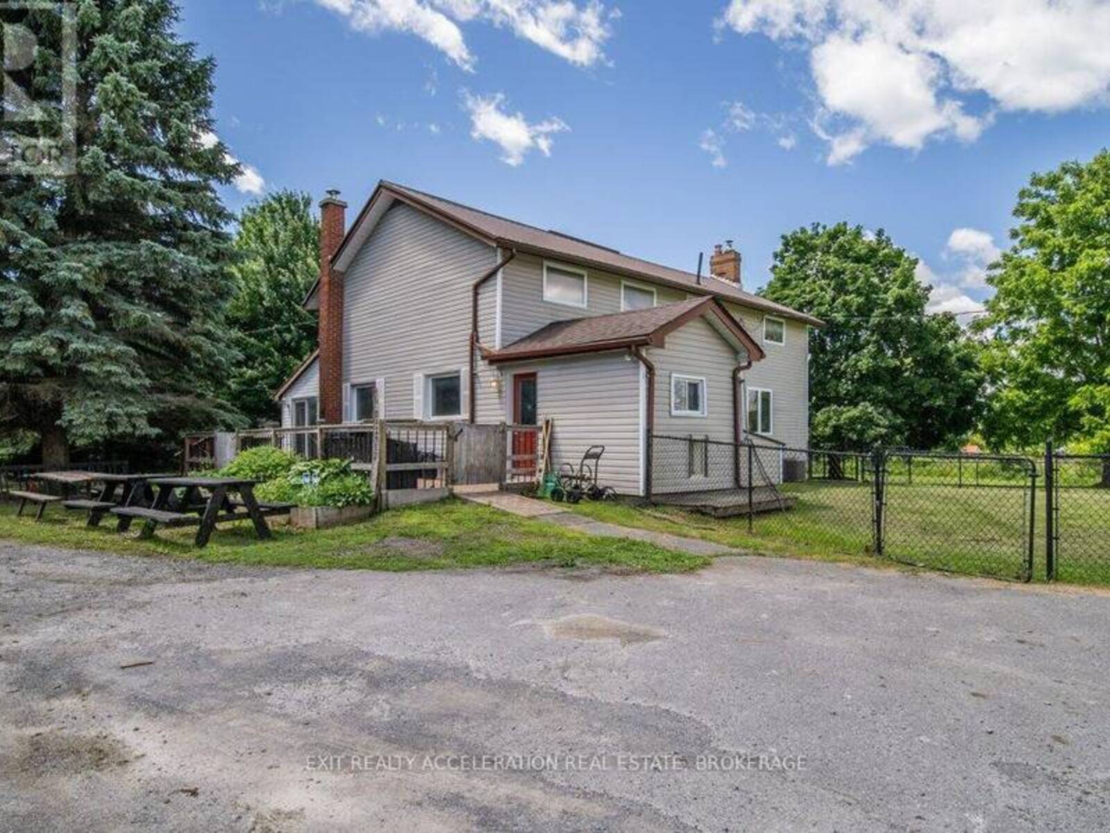 8061 COUNTY RD 2, Napanee, Ontario K0K 2W0