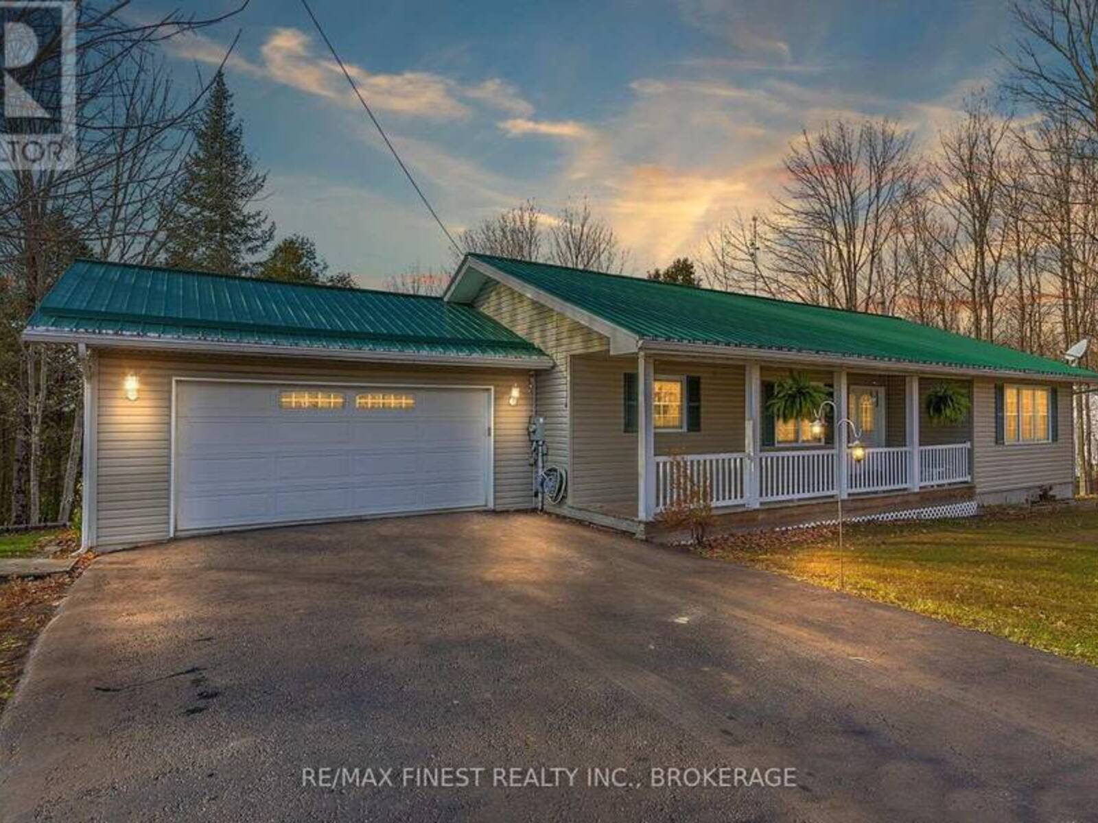 1107 VILLAGE WOODS DRIVE, Central Frontenac, Ontario K0H 2P0