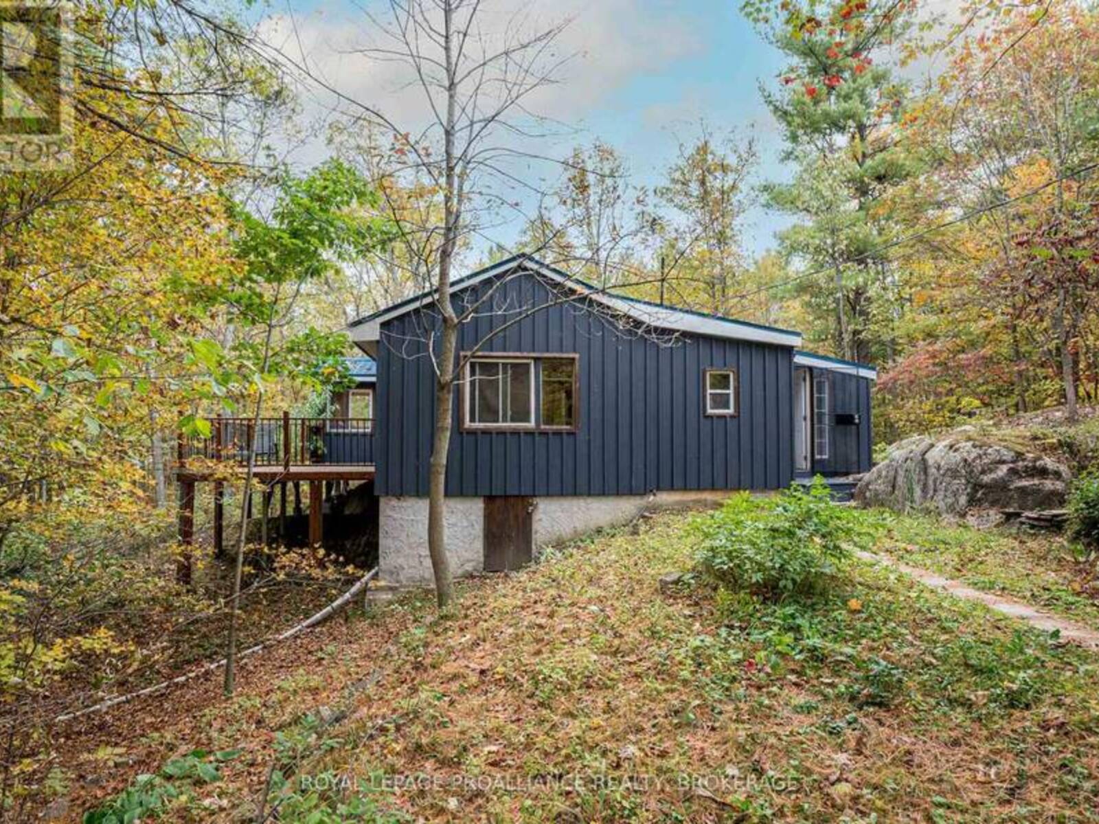 2054 BURNT HILLS ROAD, South Frontenac, Ontario K0H 1H0