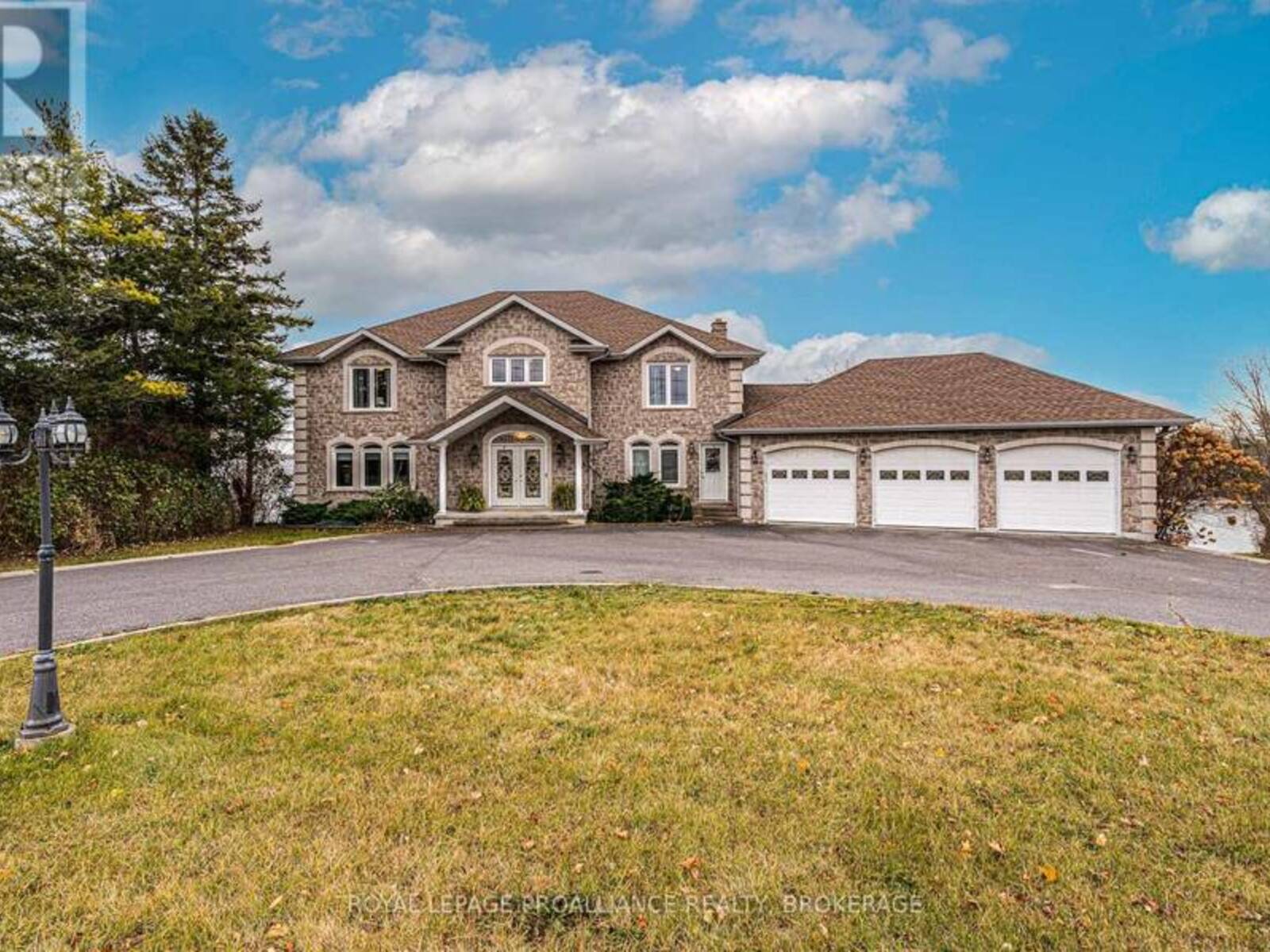 4734 LAKESIDE LANE, Loyalist, Ontario K0H 1G0