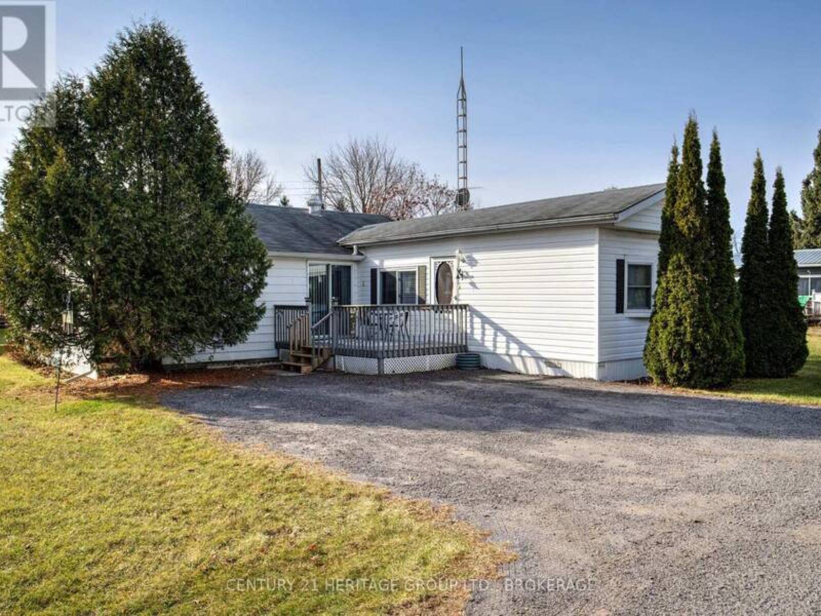 4421 FRONT STREET, South Frontenac, Ontario K0H 2W0