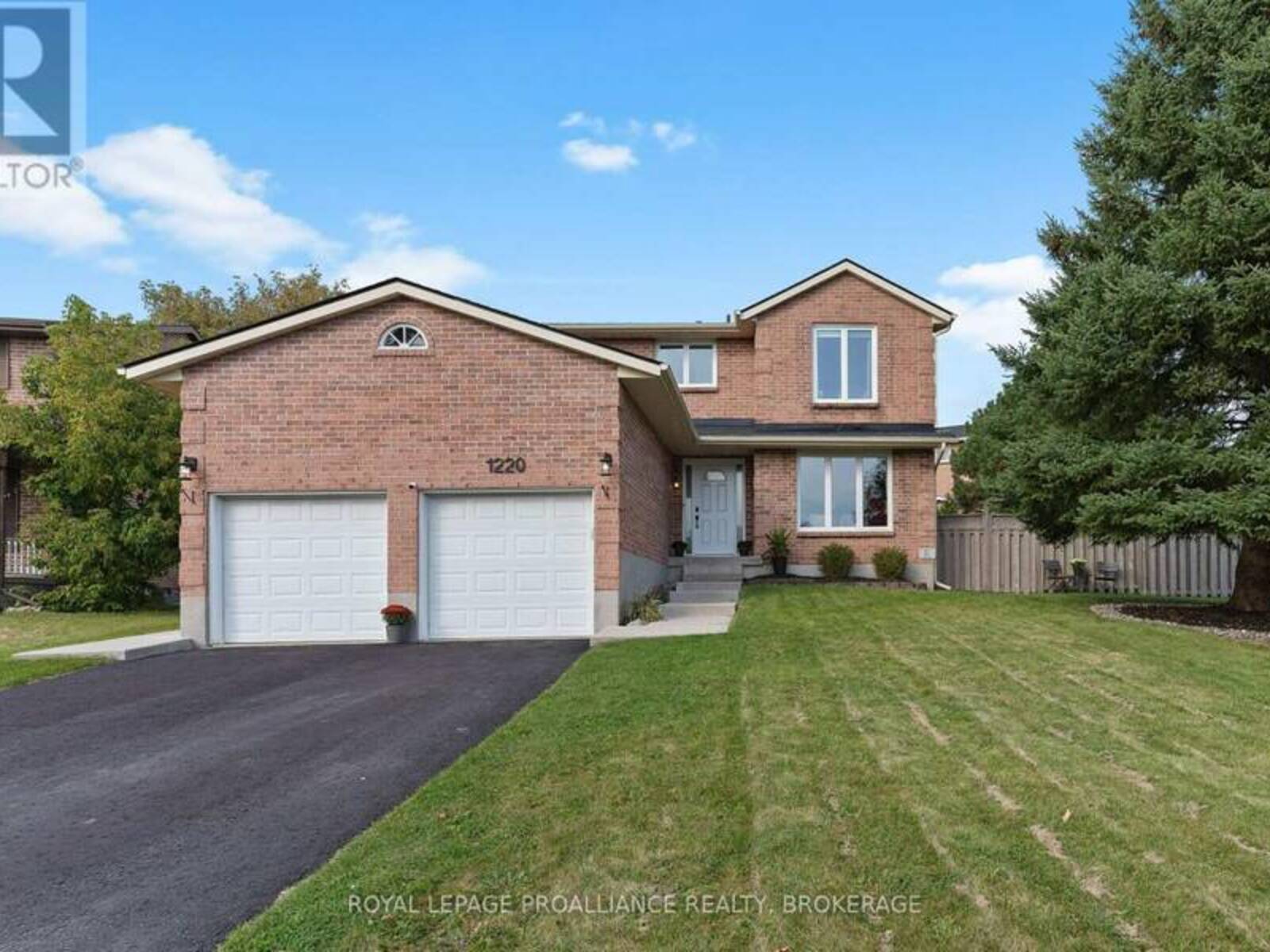 1220 HUMBERSIDE DRIVE, Kingston, Ontario K7P 2P3