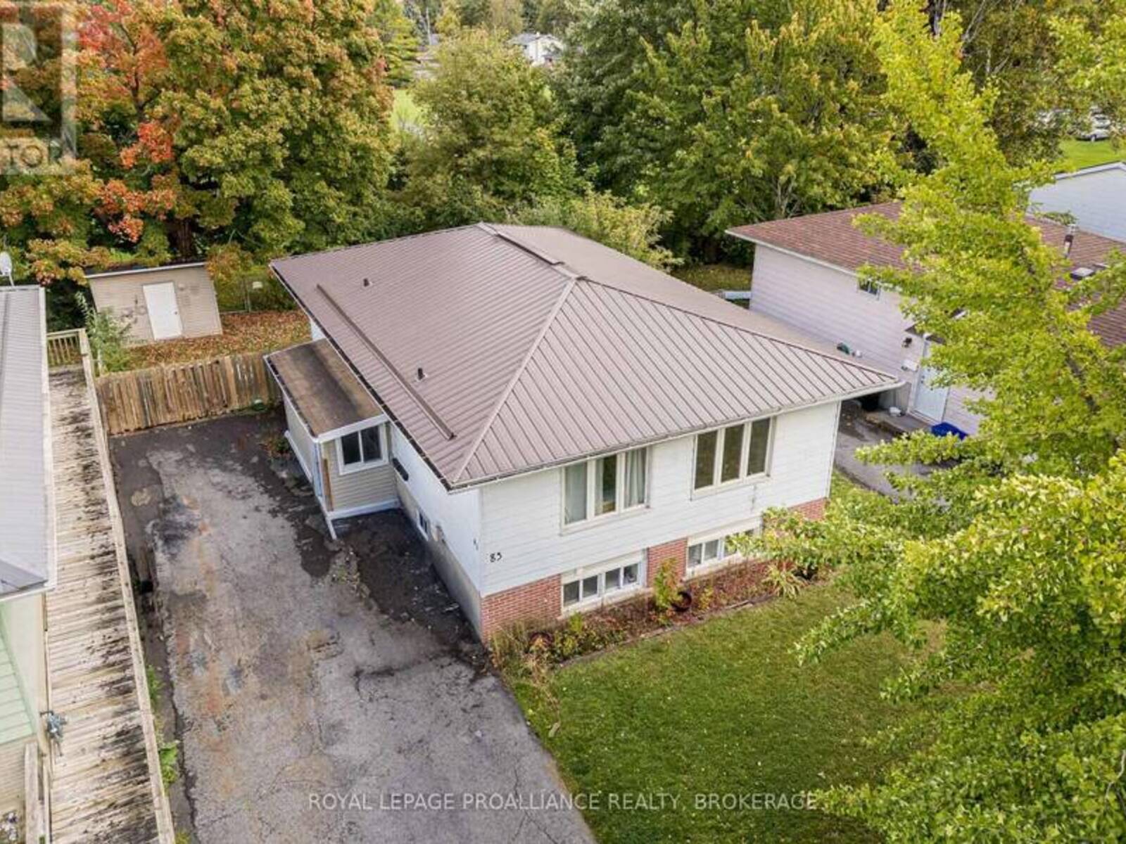 83 CALDERWOOD DRIVE, Kingston, Ontario K7M 6L5