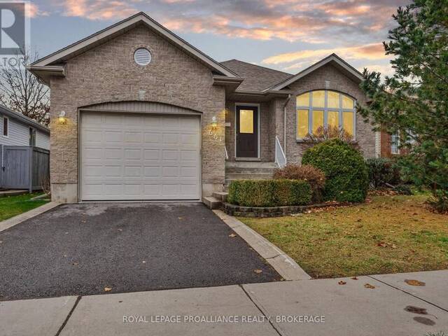 661 ROOSEVELT DRIVE Kingston Ontario, K7M 8T8