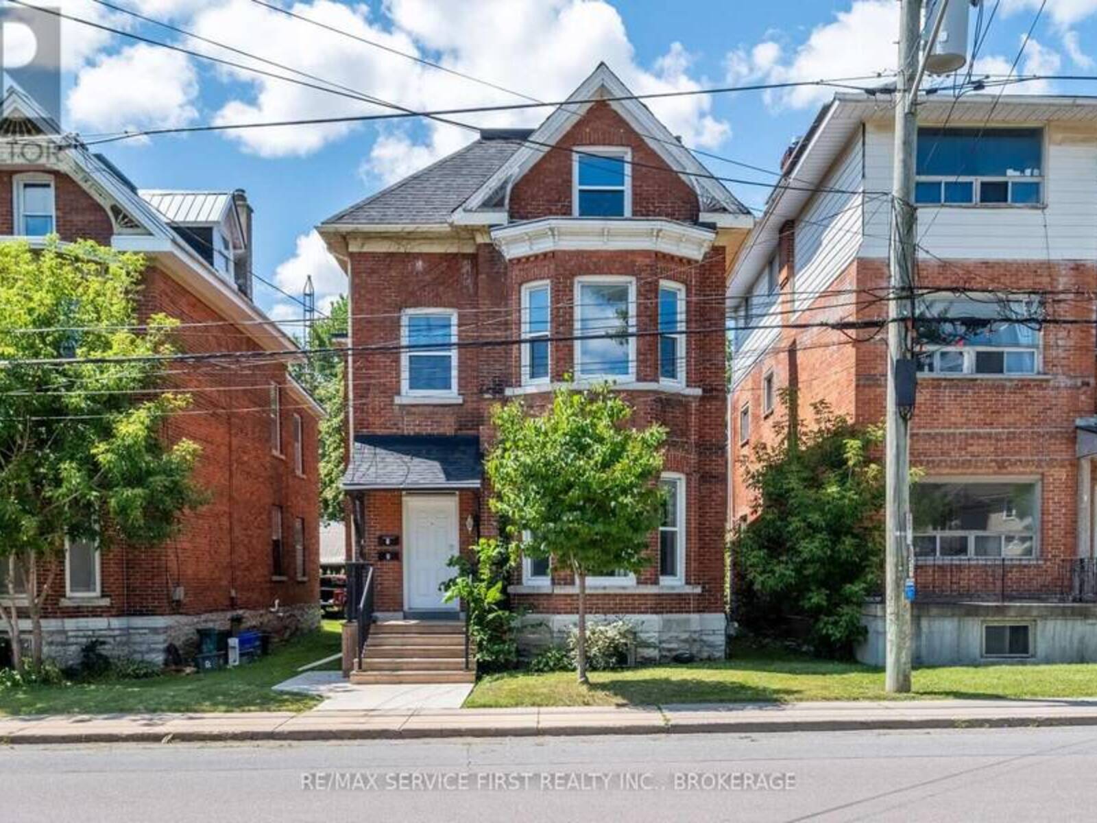 392 ALFRED STREET, Kingston, Ontario K7K 4H7