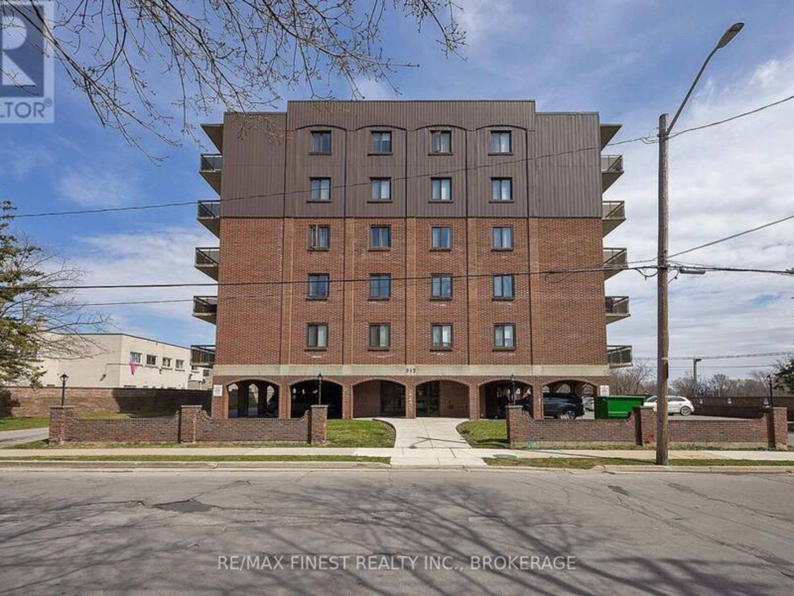 403 - 315 REGENT STREET, Kingston, Ontario K7L 4K7