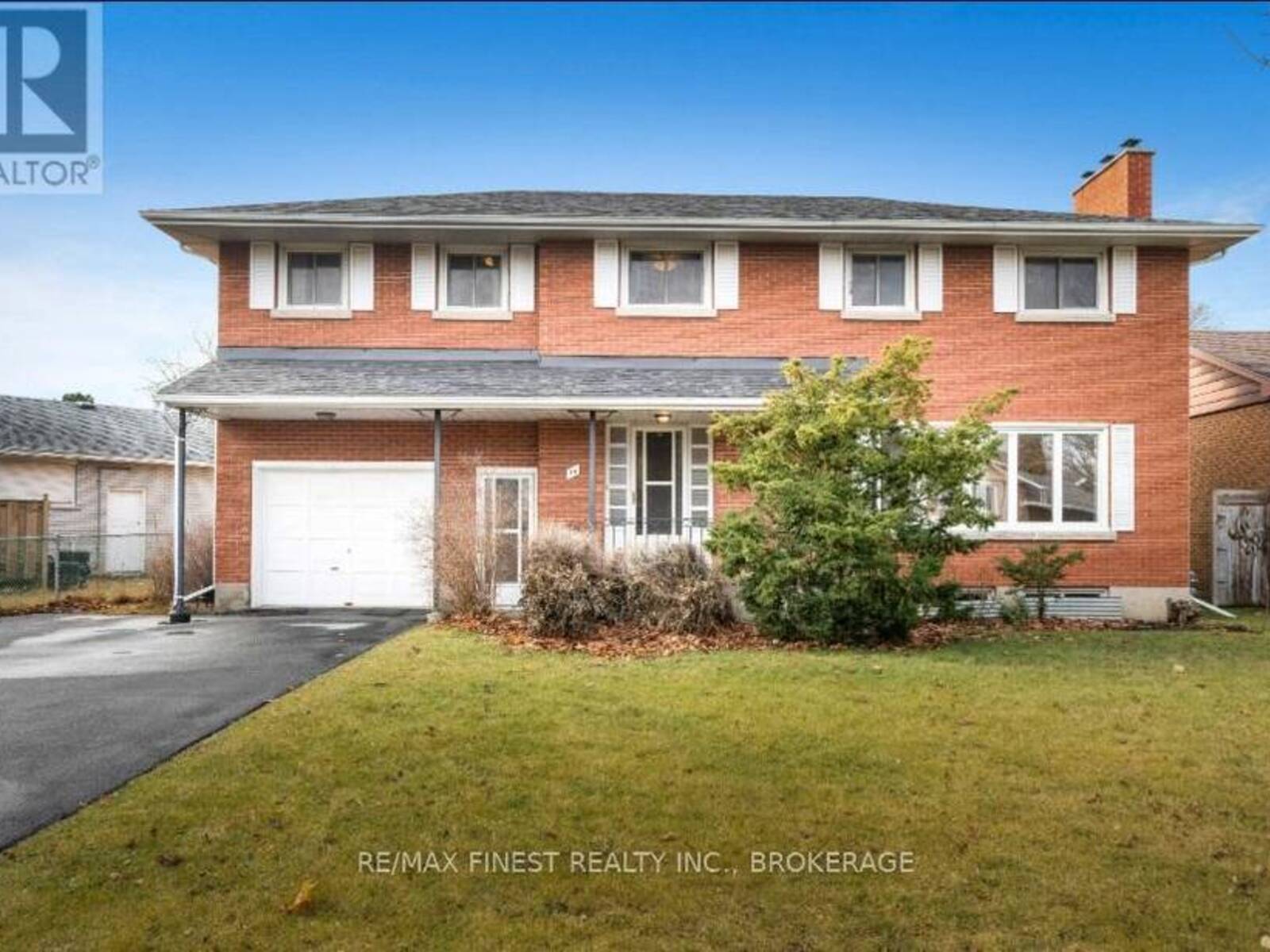 14 MACHAR PLACE, Kingston, Ontario K7M 1L6