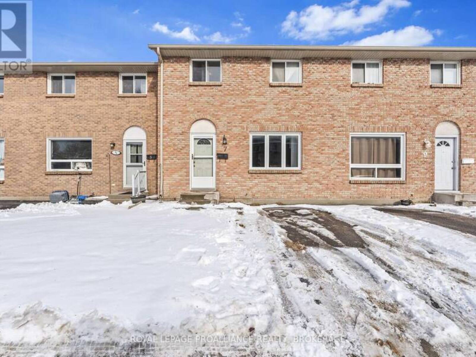 7 ROSEMUND CRESCENT, Kingston, Ontario K7M 6Y8