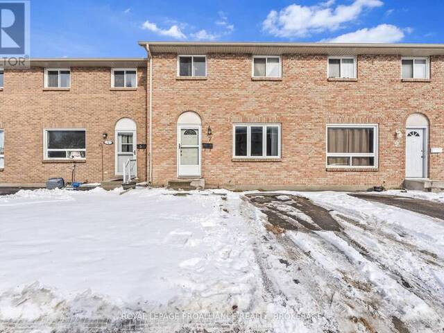 7 ROSEMUND CRESCENT Kingston Ontario, K7M 6Y8 - 3 Bedrooms Condo For Sale