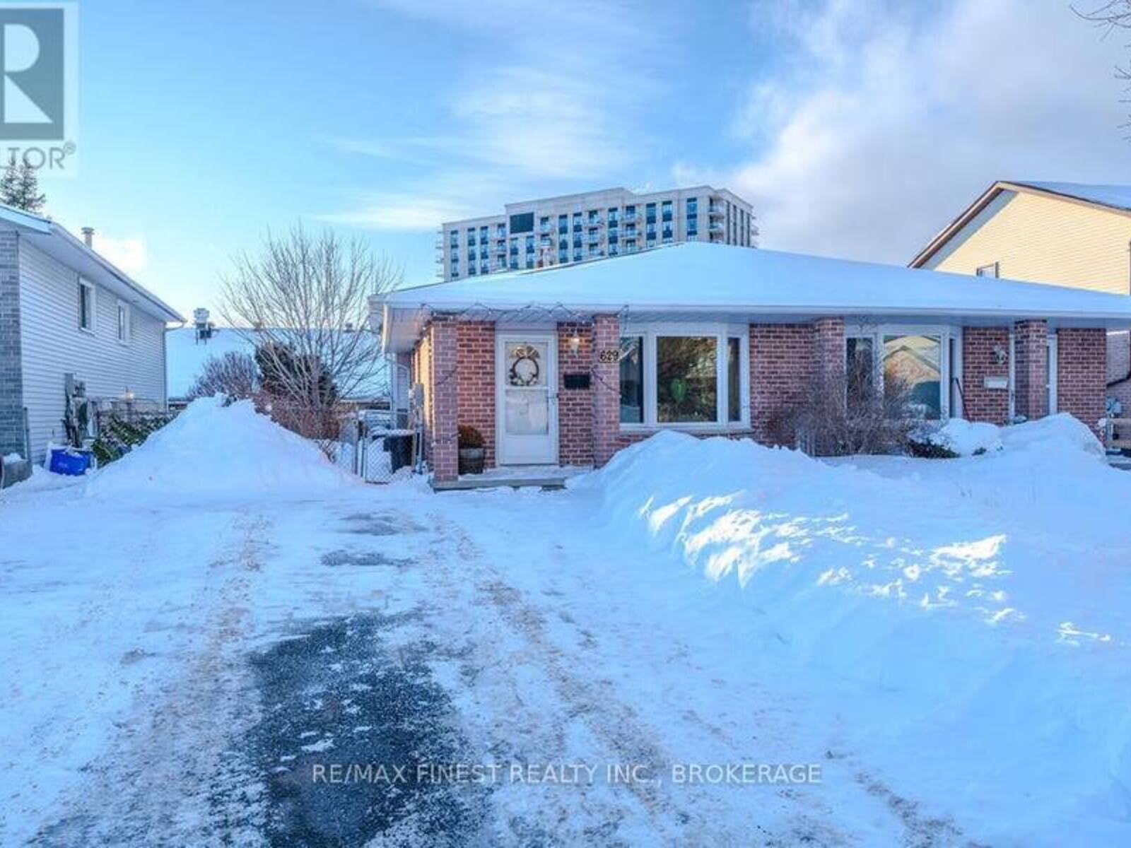 629 DAVIS DRIVE, Kingston, Ontario K7M 7Y6