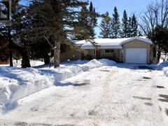 107 ROCKLIND CLOSE LANE W Leeds and the Thousand Islands Ontario, K0H 2N0