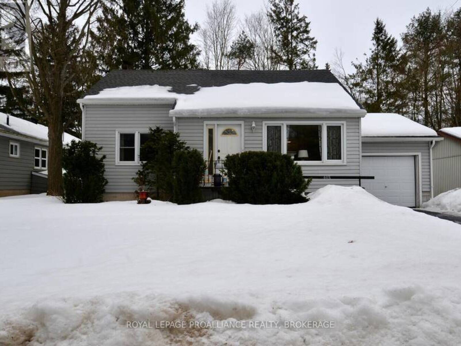 615 HILLSIDE DRIVE, Gananoque, Ontario K7G 2E3