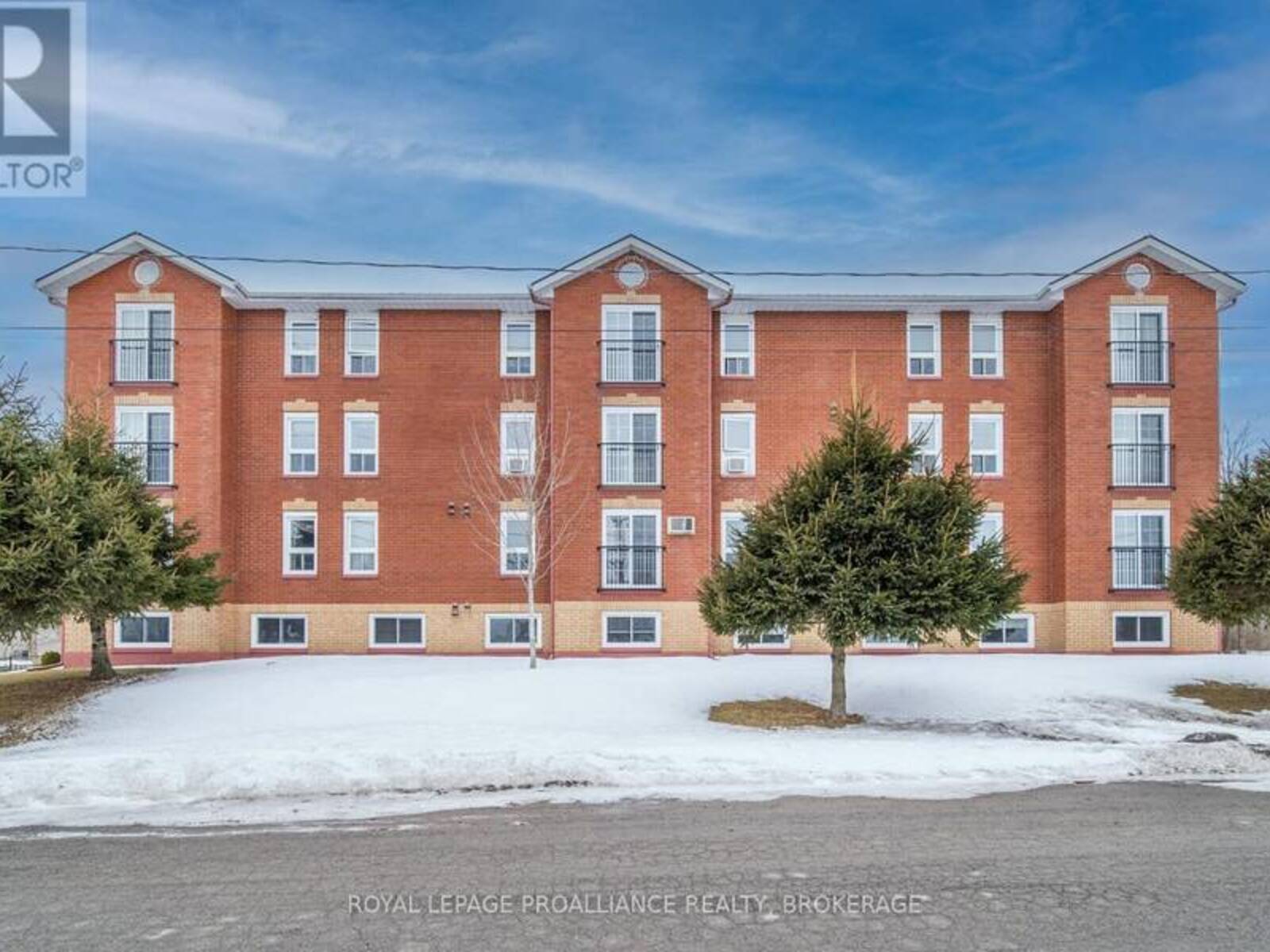 405 - 550 TALBOT PLACE, Gananoque, Ontario K7G 3C6