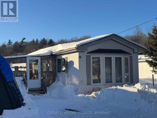 32 - 227 BIG HILL ROAD Leeds and the Thousand Islands Ontario, K0H 2N0 - 2 Bedrooms Home For Sale