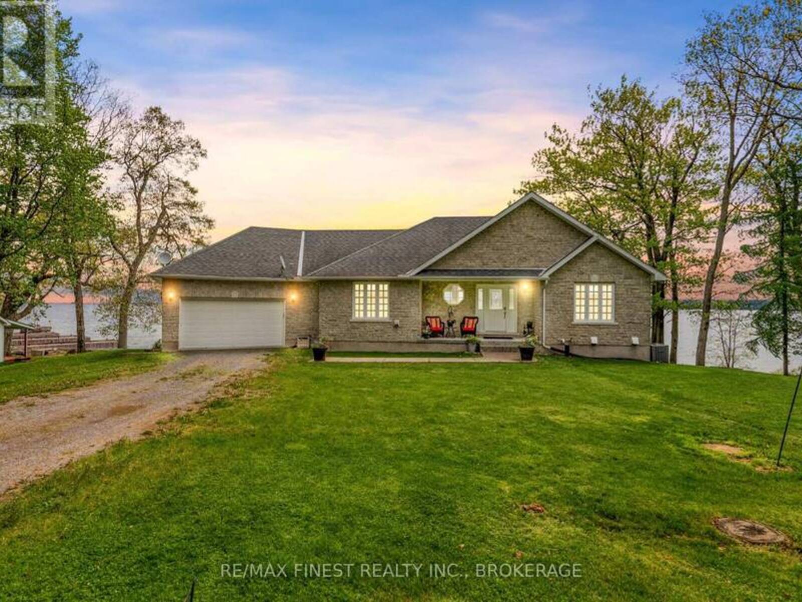 121 HICKORY LANE, Frontenac Islands, Ontario K0H 2Y0