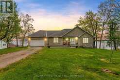 121 HICKORY LANE | Frontenac Islands Ontario | Slide Image One