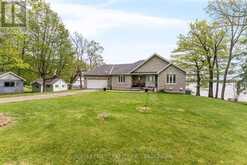 121 HICKORY LANE | Frontenac Islands Ontario | Slide Image Two