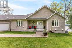 121 HICKORY LANE | Frontenac Islands Ontario | Slide Image Three