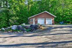 606 WHITES POINT ROAD | Leeds and the Thousand Islands Ontario | Slide Image Sixteen