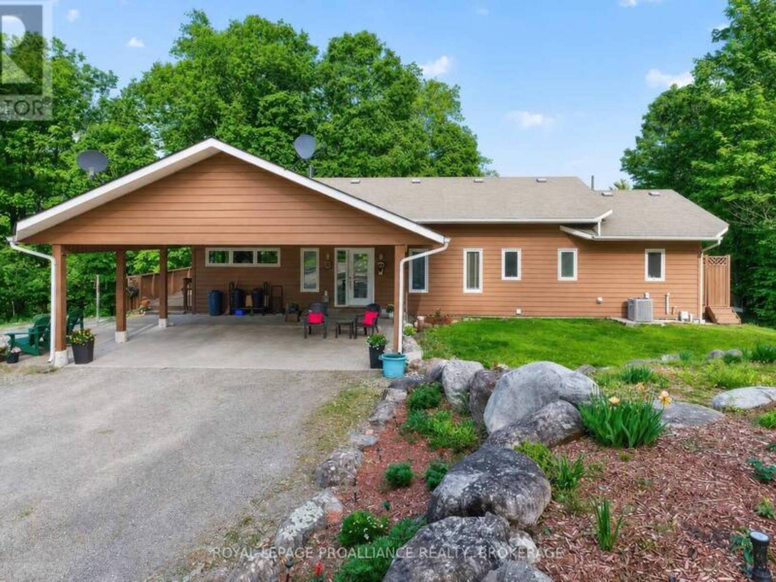 606 WHITES POINT ROAD, Leeds and the Thousand Islands, Ontario K0G 1E0