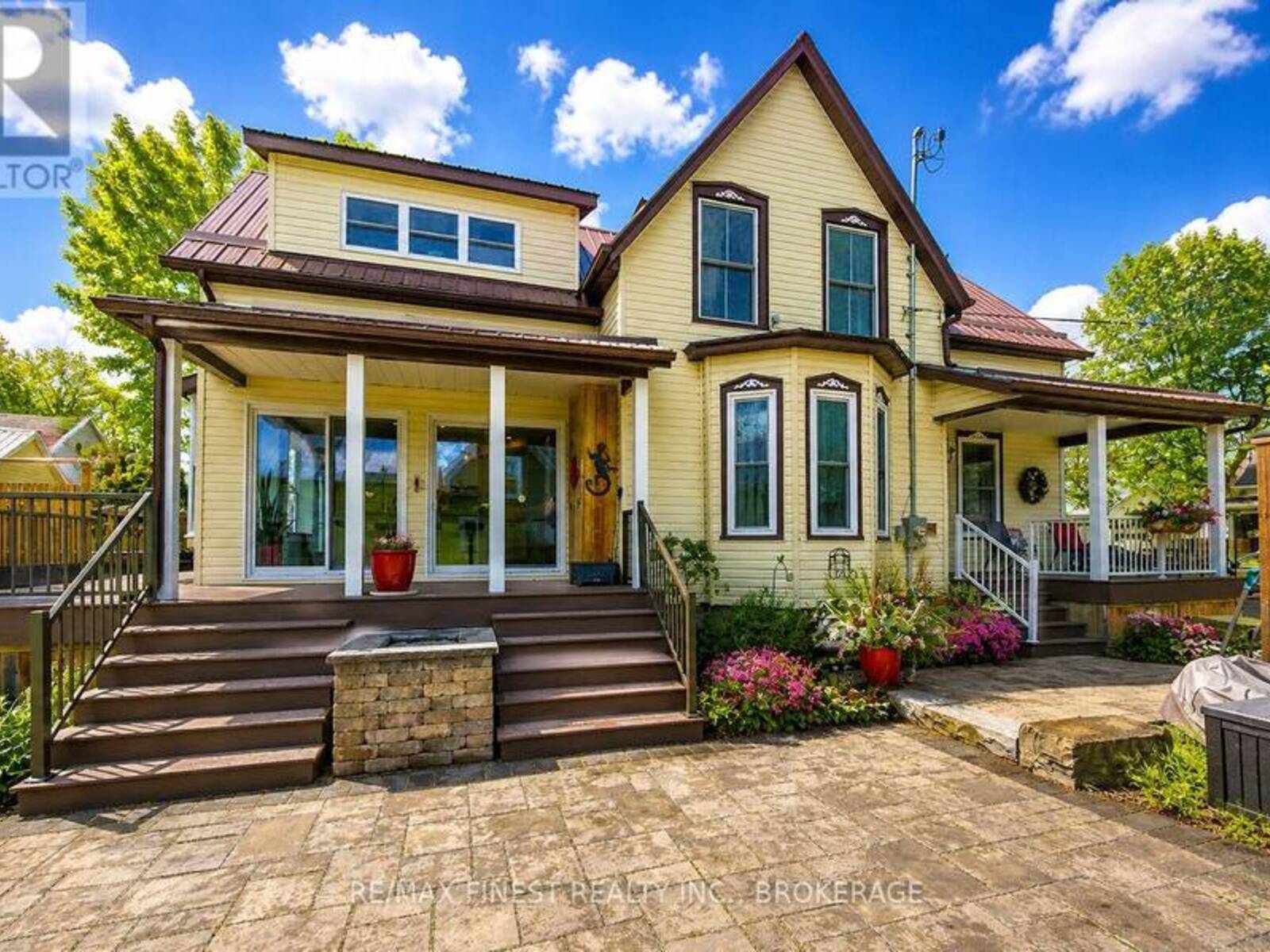 21 CENTRE STREET, Prince Edward, Ontario K0K 2T0