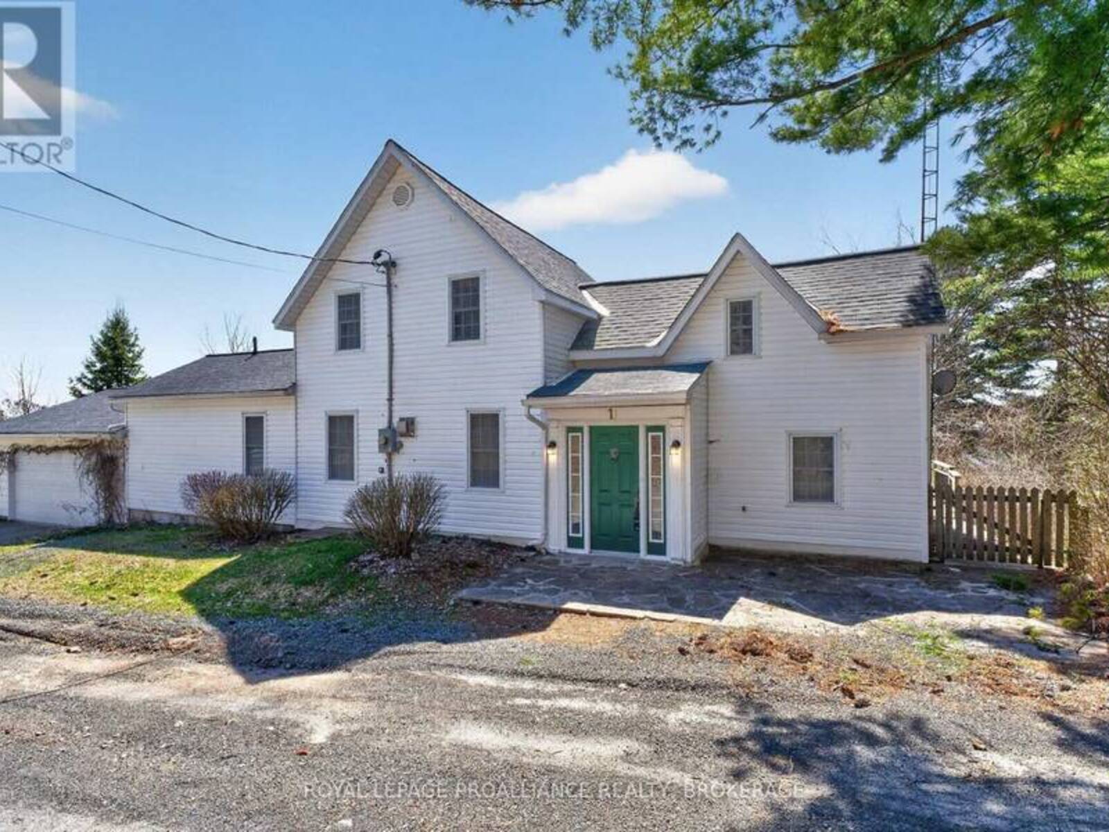 1 POND STREET, Westport, Ontario K0G 1X0