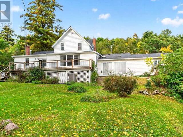 1 POND STREET Westport Ontario, K0G 1X0 - 4 Bedrooms Waterfront Home For sale