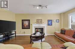 30 LANG DRIVE | Barrie Ontario | Slide Image Thirteen