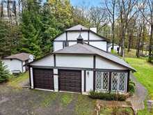36 SHEMROCK DRIVE | Leeds and the Thousand Islands Ontario | Slide Image Two