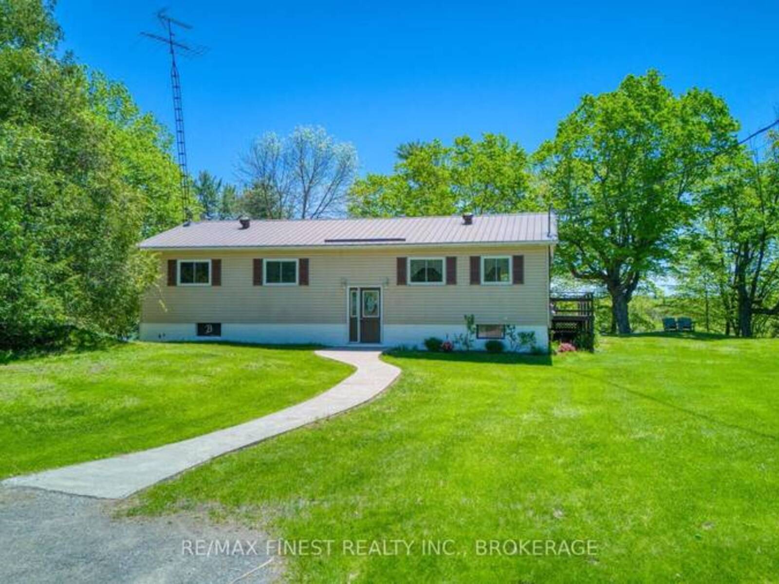 1182 CLEMENT ROAD, Central Frontenac, Ontario K0H 2P0