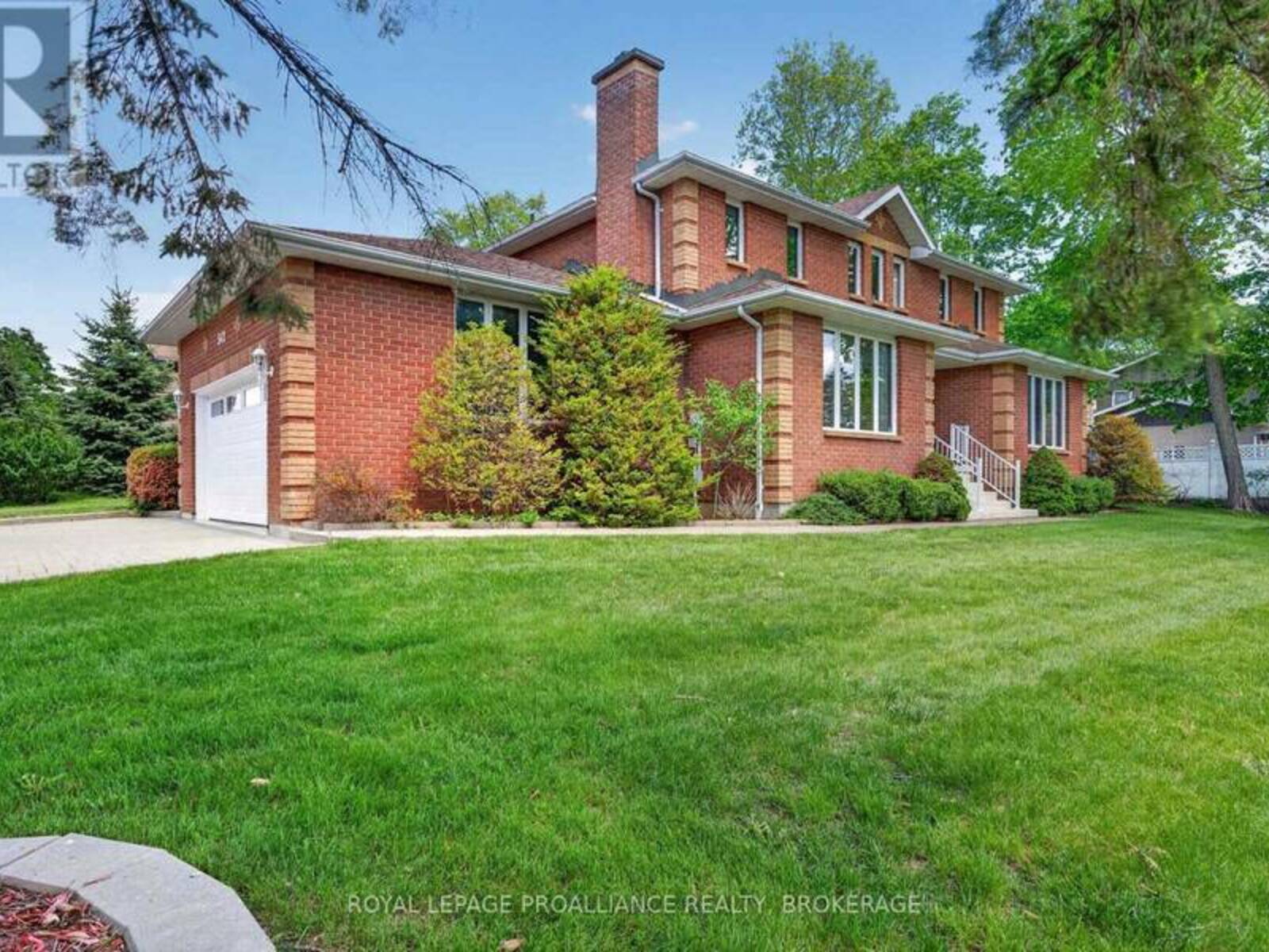 542 RANKIN CRESCENT, Kingston, Ontario K7M 7L4