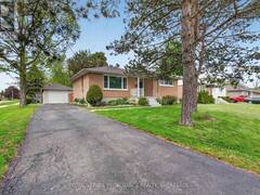 32 LENNOX STREET Kingston Ontario, K7M 4S2