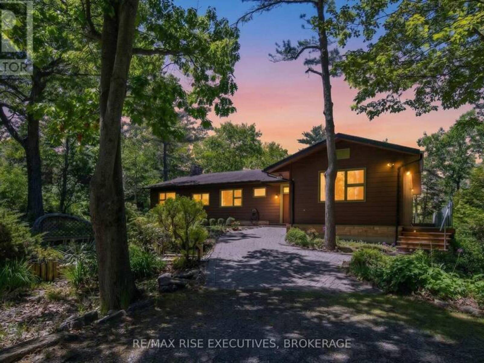 22 THE POINT ROAD, Kingston, Ontario K7K 5E2