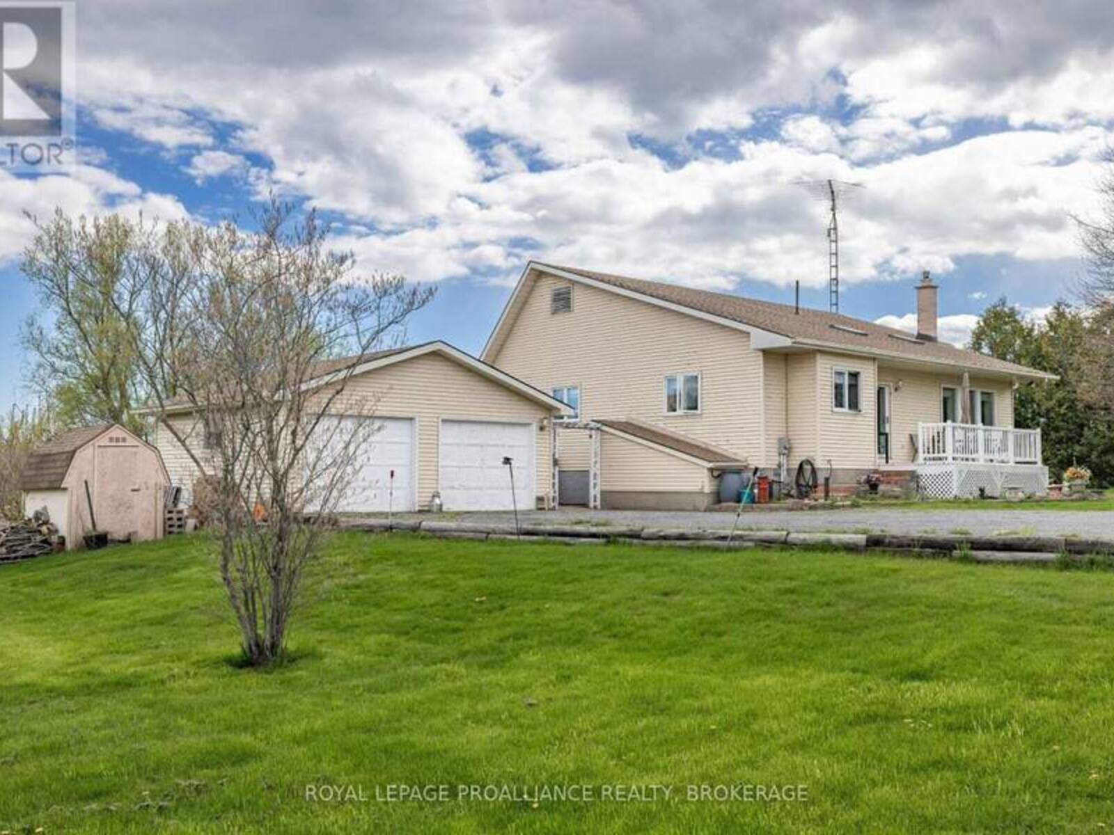 706 SPITHEAD ROAD, Gananoque, Ontario K7G 2V6