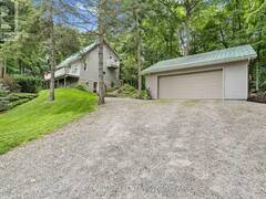 196 OLD RIVER ROAD Leeds and the Thousand Islands Ontario, K0E 1R0