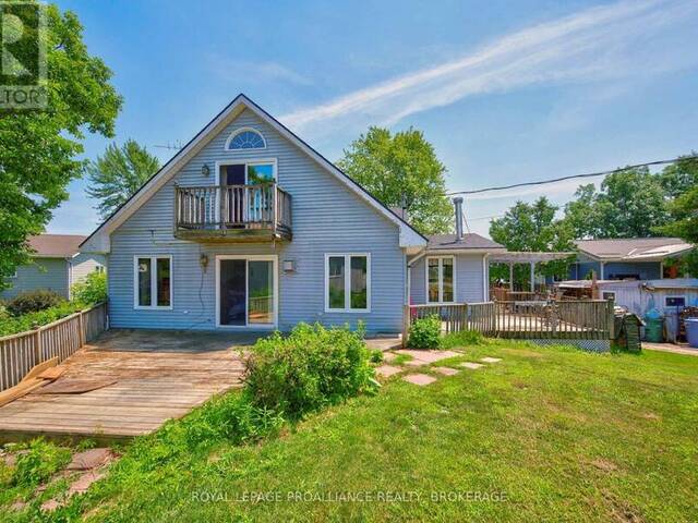 229 JOHNSON BAY LANE Gananoque Ontario, K7G 2V6 - 2 Bedrooms Waterfront Home For sale