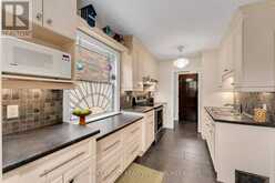 298 COLLEGE STREET | Kingston Ontario | Slide Image Nine