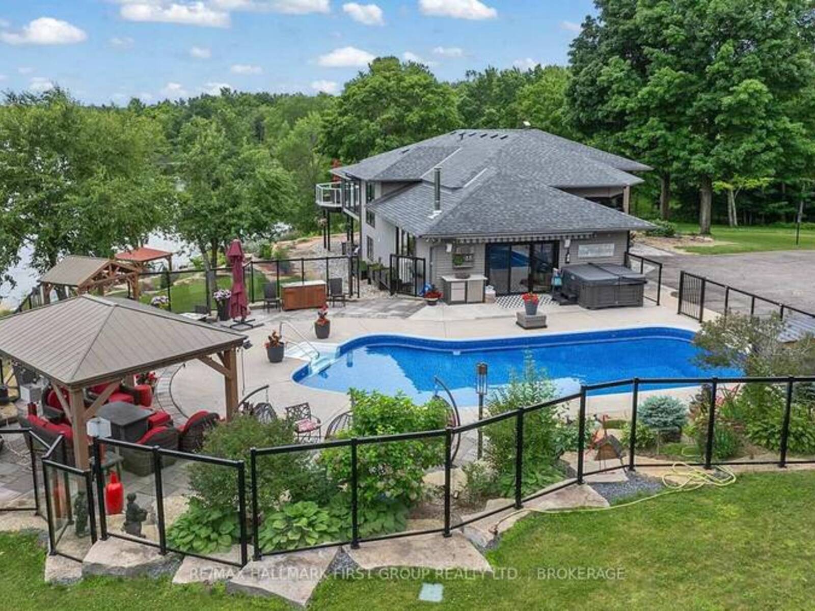 120 BLACK LAKE ROUTE 1, Perth, Ontario K7H 3C5