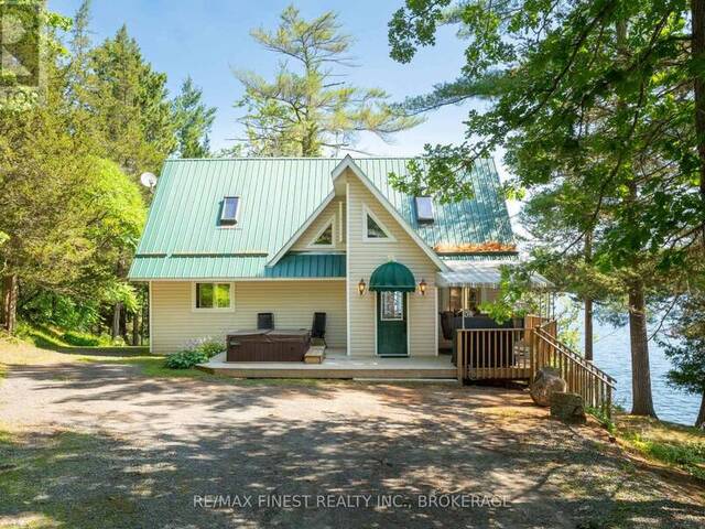 1076 CHESTER LANE South Frontenac Ontario, K0H 1W0 - 3 Bedrooms Waterfront Home For sale