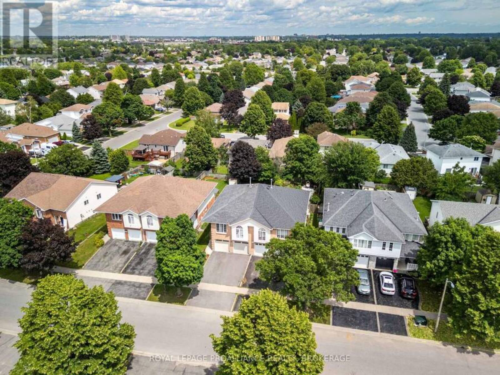 653 BARNSLEY CRESCENT, Kingston, Ontario K7M 8X4