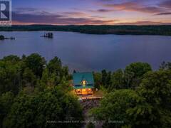 812 BUCK HOLLOW LANE Leeds and the Thousand Islands Ontario, K0E 1N0
