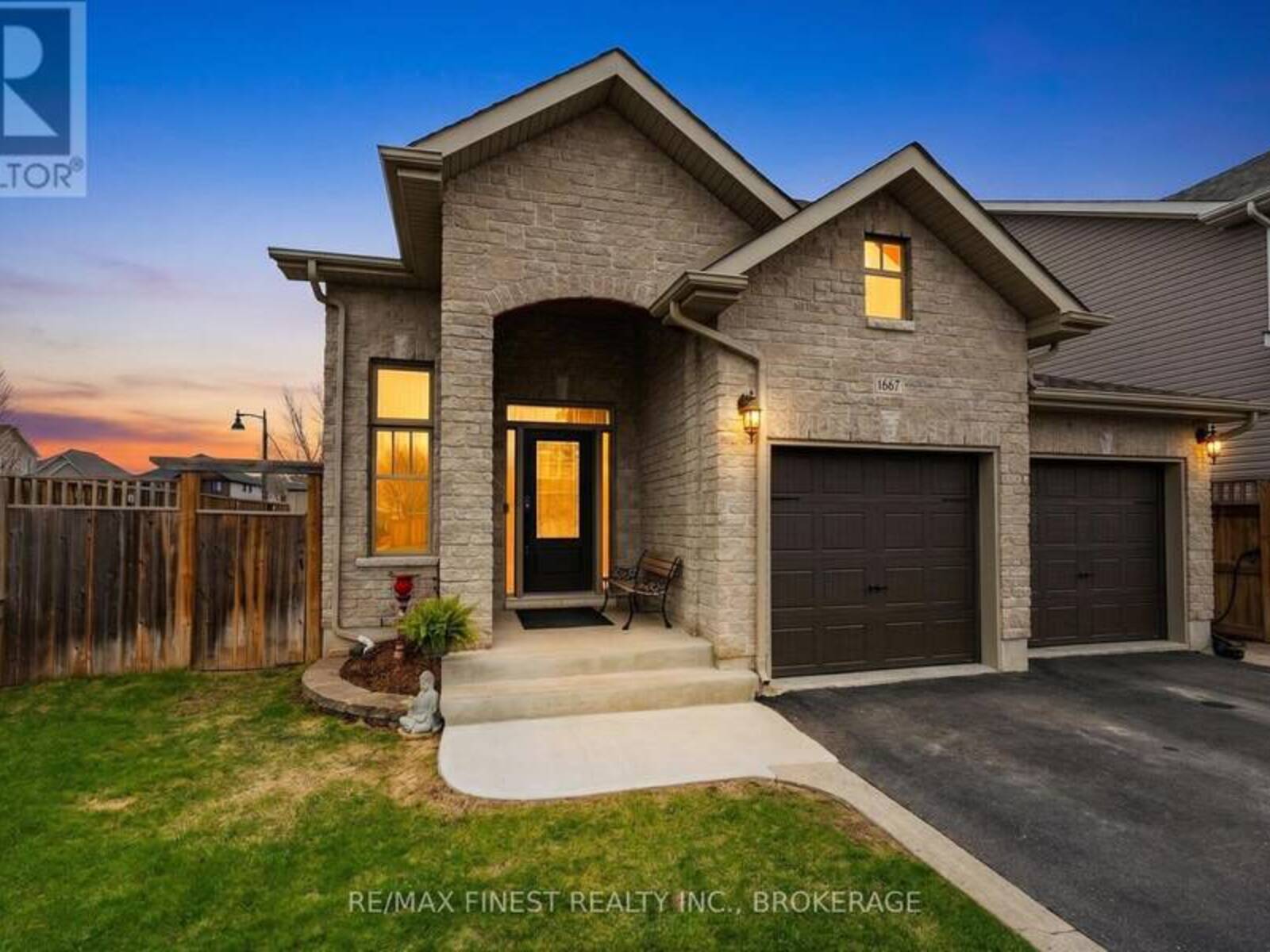 1667 CRIMSON CRESCENT, Kingston, Ontario K7P 0H5
