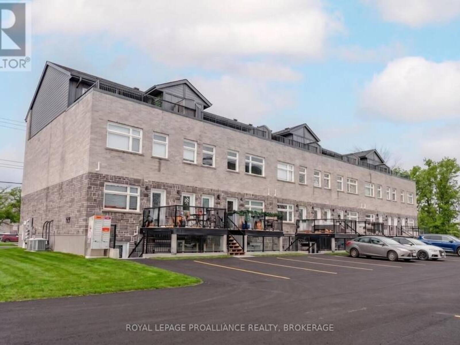 105 - 809 DEVELOPMENT DRIVE, Kingston, Ontario K7M 0J4