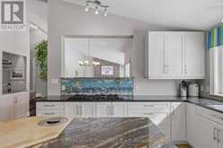 27 RIVERSIDE DRIVE | Kingston Ontario | Slide Image Fourteen