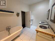 27 RIVERSIDE DRIVE | Kingston Ontario | Slide Image Thirty-one