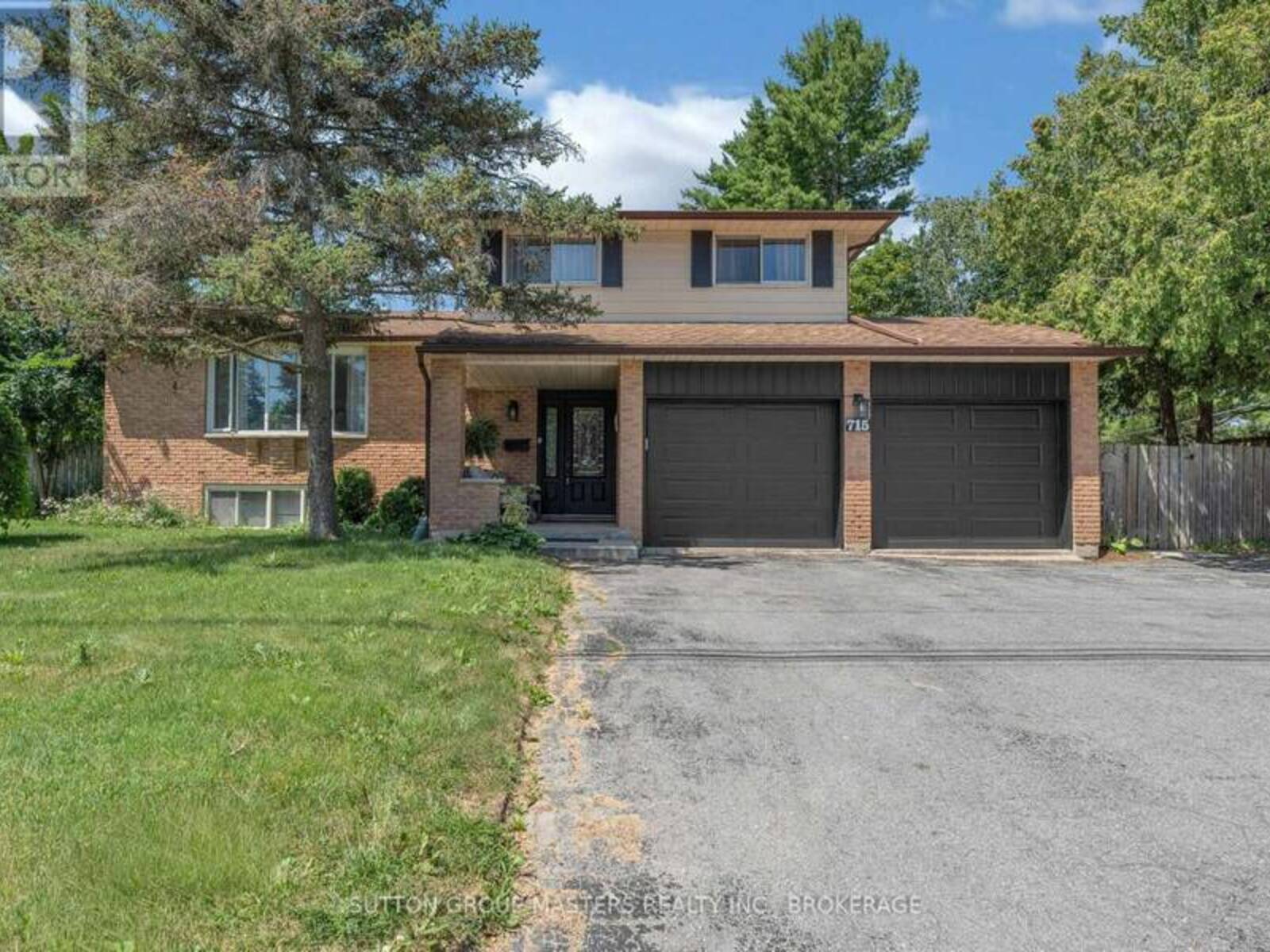 715 COLLINS BAY ROAD, Kingston, Ontario K7M 5H1